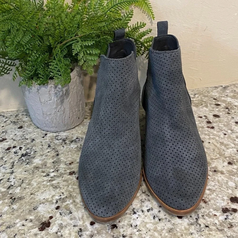 Dolce Vita Womens Dark Grey Perforated Suede Ankle‎ Booties Pointed Toe